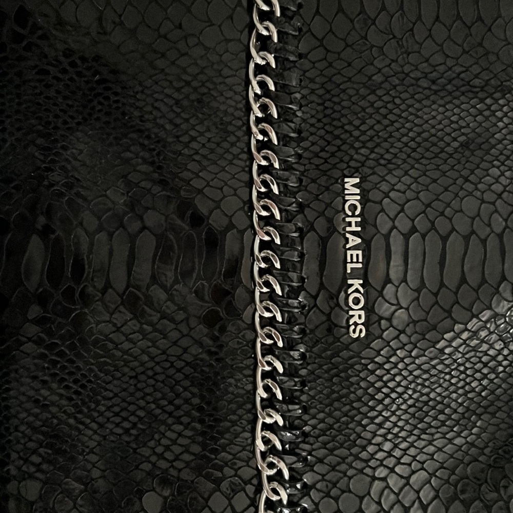 Michael Kors Chelsea Oversize Clutch Black Leather